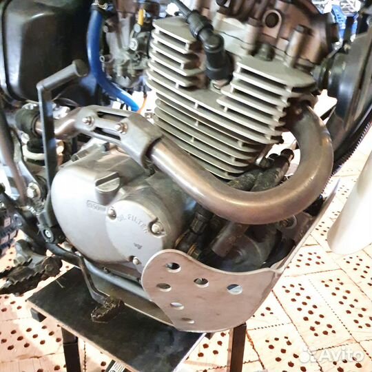 Suzuki Djebel 200 SE
