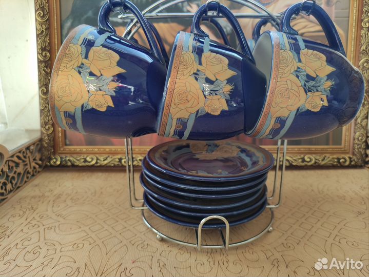 Чайный сервиз на подставке