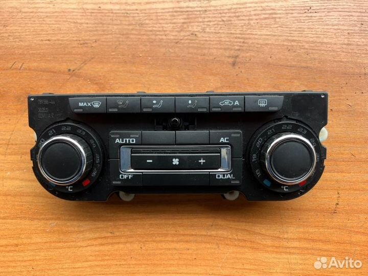 Блок управления климат-контролем Skoda Superb cfgb