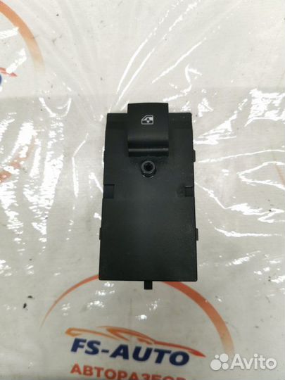 Кнопка стеклоподъемника передняя правая Opel Mokka