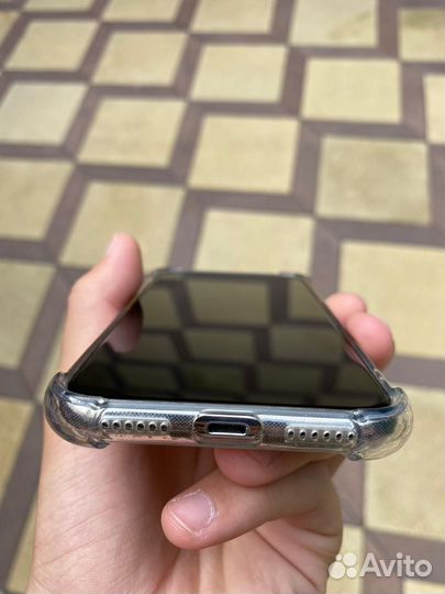 Телефон iPhone X