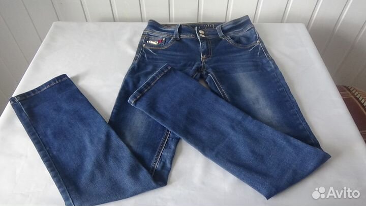 Джинсы