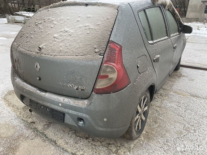Renault Sandero 1.6 МТ, 2010, битый, 183 000 км