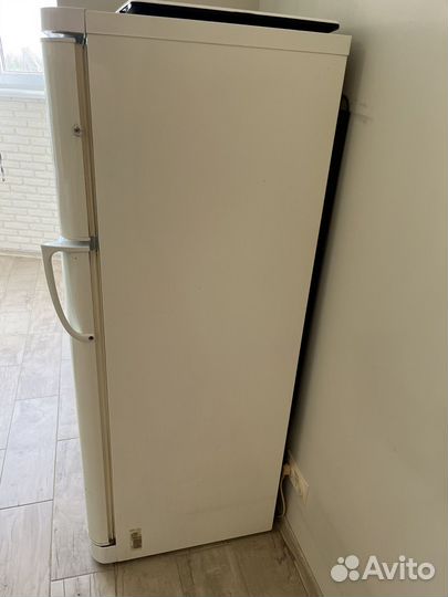 Холодильник бу Indesit