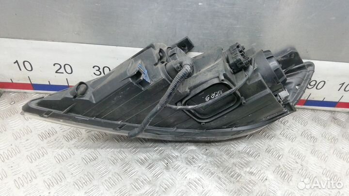 Фара правая Kia Sorento 2 2011