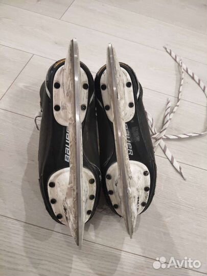 Налокотники хоккейные, шлем и нагрудник