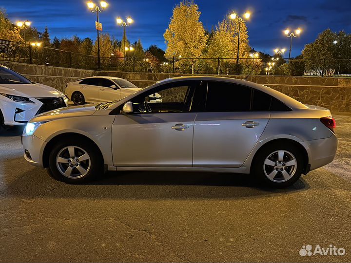 Chevrolet Cruze 1.8 AT, 2012, 194 000 км