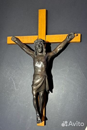 Старинный крест распятие, шпиатр