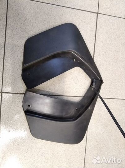 Комплект задних брызговиков на Рено Сандеро