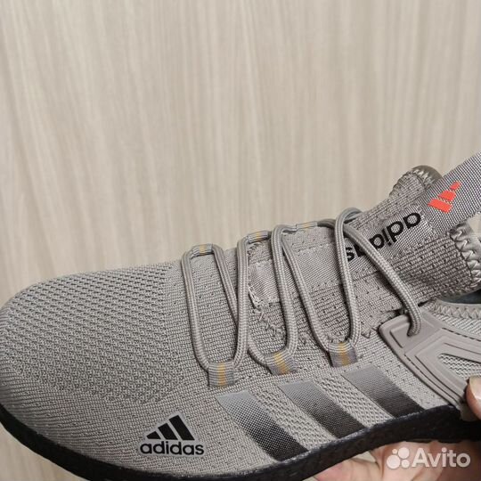 Кроссовки adidas