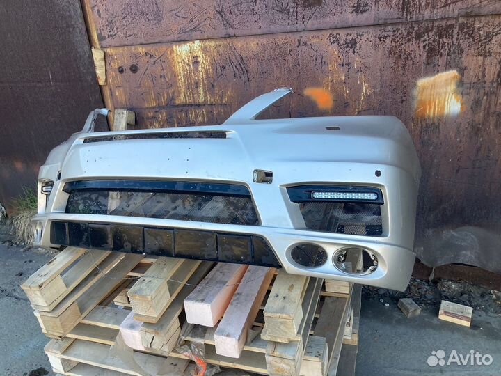 Бампер передний на Lexus Rx450h