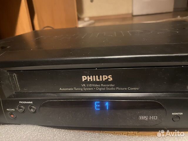 Видеомагнитофон Philips VR110/58