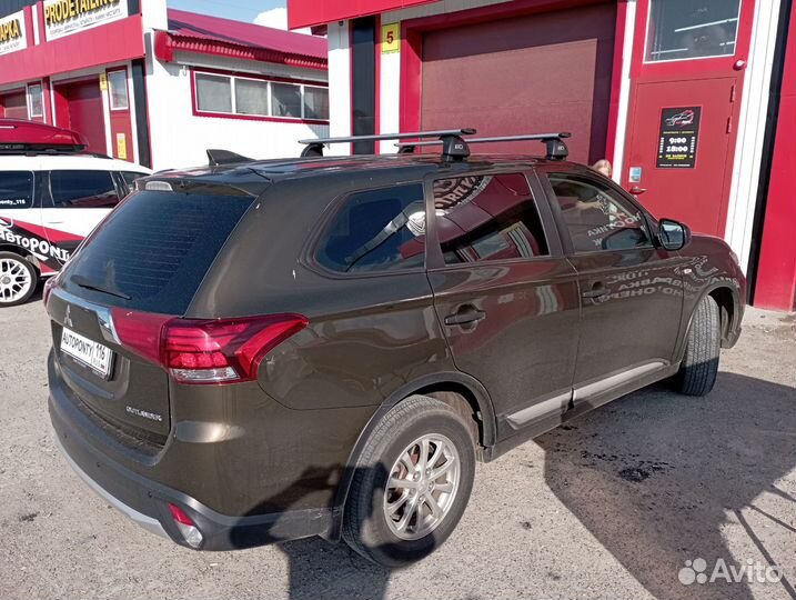 Багажник на крышу Mitsubishi Outlander модельный
