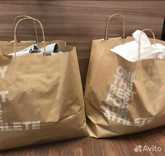 Пакет с женскими вещами