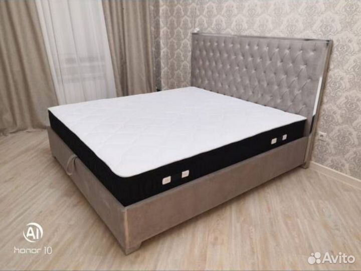 Кровать