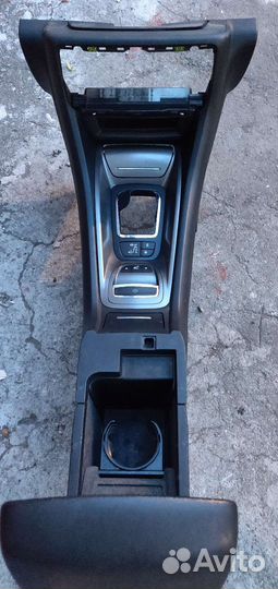 Центральный тоннель (консоль, борода) Ситроен С5Х7