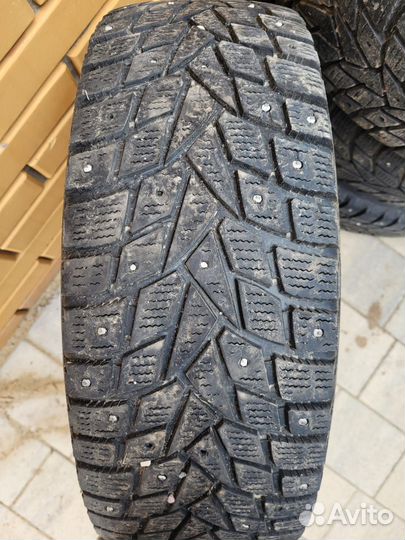 Dunlop SP Winter Ice 02 215/60 R16