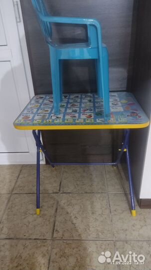 Детский столик и стульчик