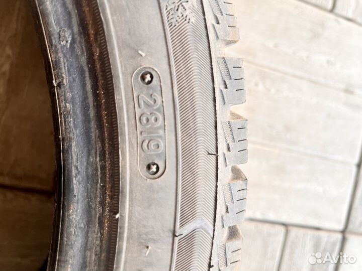 Triangle Snowlink TWT02 235/40 R18