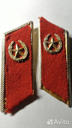 Петлицы и пуговицы