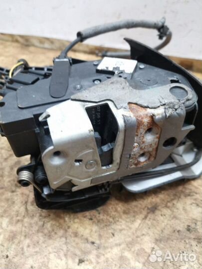 Замок двери передний правый Ford Focus 3 хетчбек