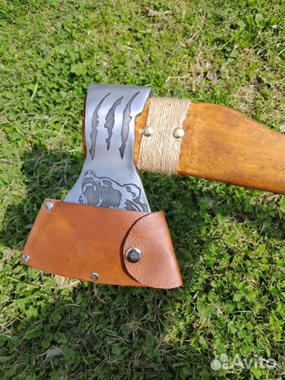 Топор с чехлом
