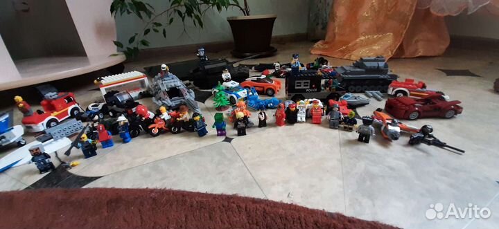 Lego (много лего,26 человечков)