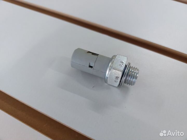 Датчик давления масла Renault Laguna Volvo S40/V40