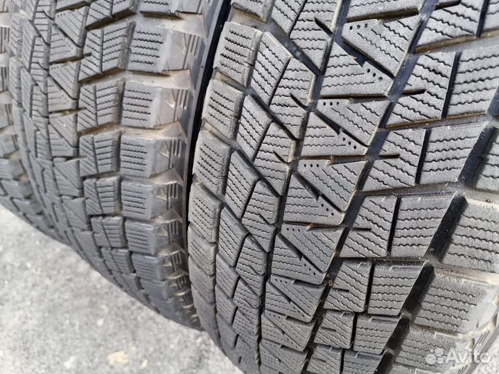 Bridgestone Blizzak DM-V1 225/65 R18