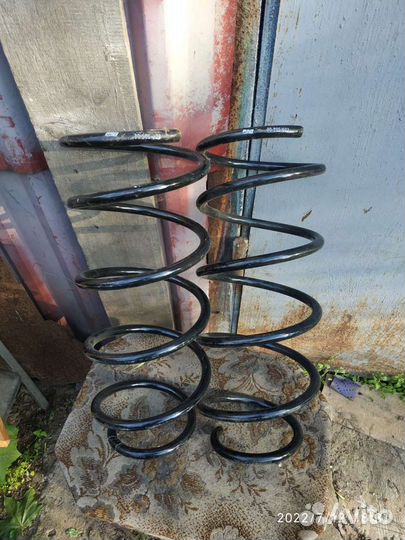 Пружина стойки Форд Мондео 2