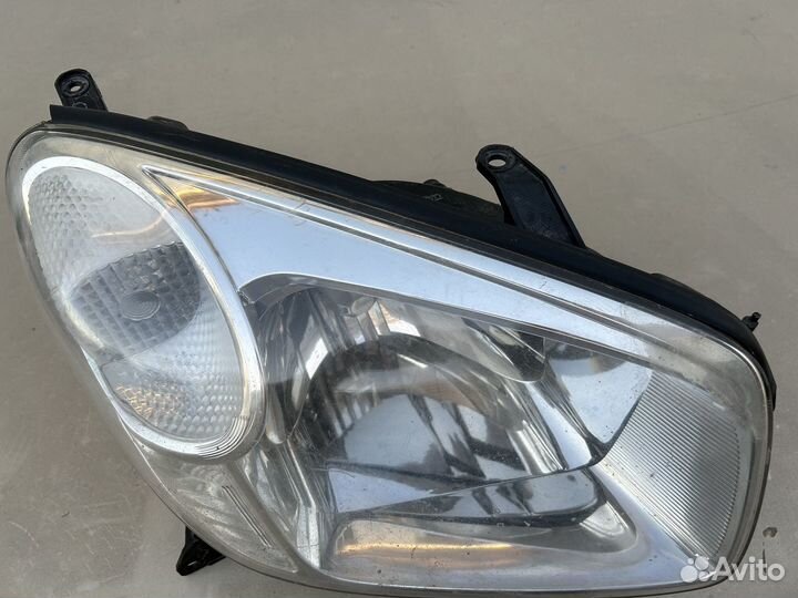 Фара правая toyota rav 4