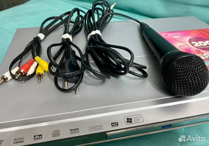 Караоке с микрофоном