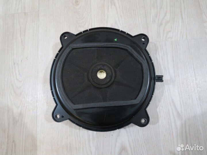 Сабвуфер Kia Quoris