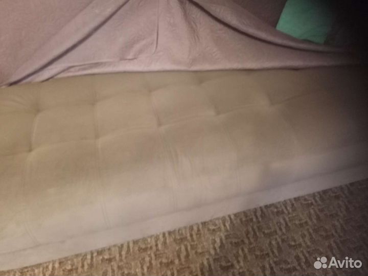 Диван