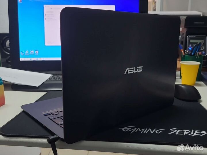 Asus ZenBook UX305C