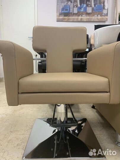Кресло для парикмахерской мд-77А
