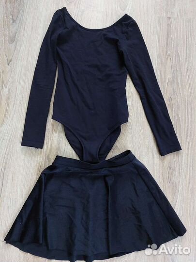 Гимнастический купальник и юбка
