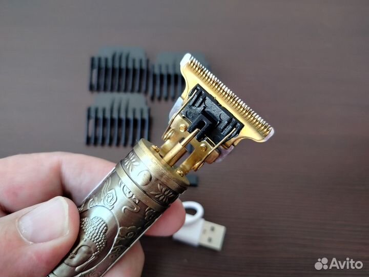 Триммер для бороды и усов