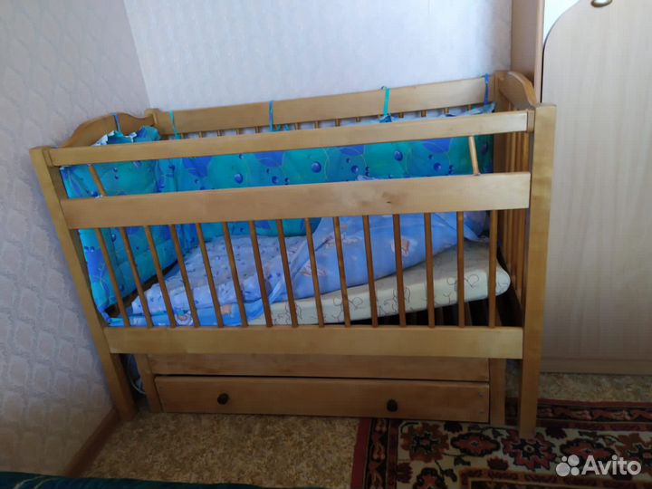 Детская кроватка