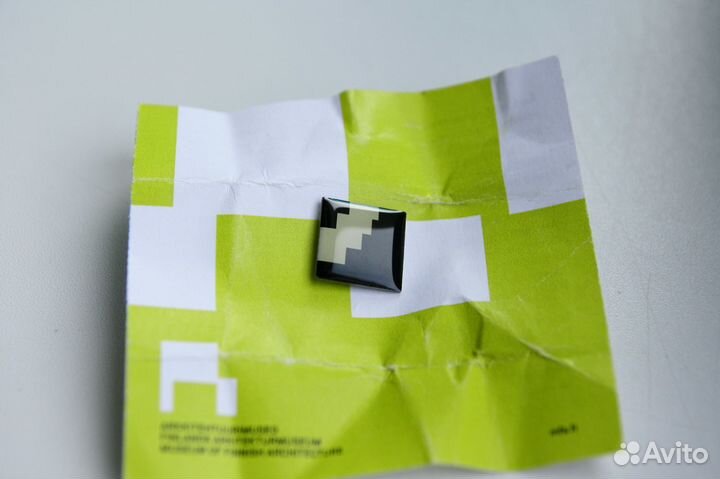 Два значка на тему культуры Хельсинки