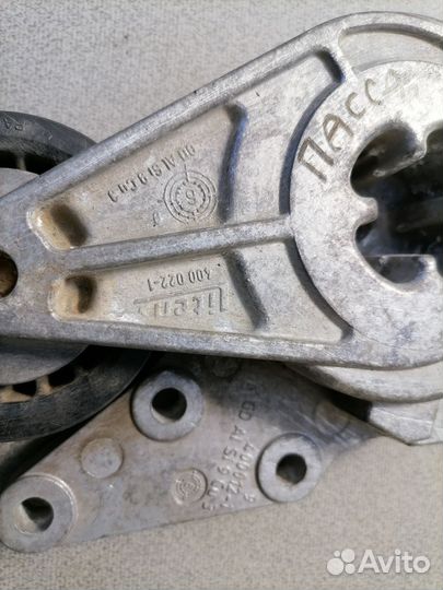 Натяжитель ремня Volkswagen Passat B4