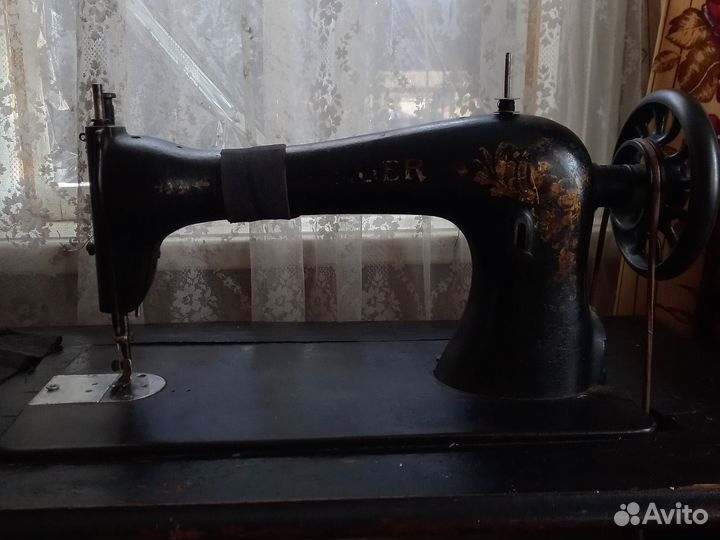 Швейная машина Singer
