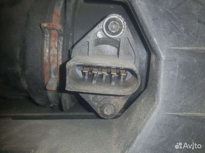 Корпус воздушного фильтра Audi A8