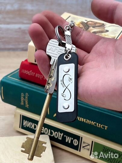 Брелок для ключей из натуральной кожи