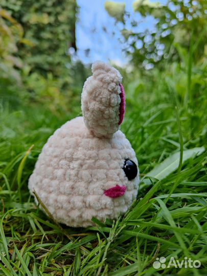 Вязаный зайчик игрушка
