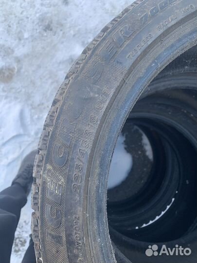 Bridgestone Ice Cruiser 7000 225/40 R18 91