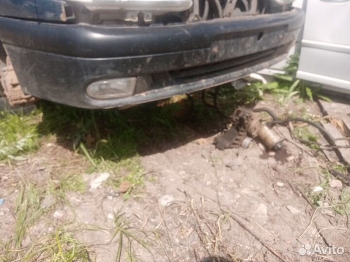 Бампер передний Renault Laguna 1 Дорестайлинг