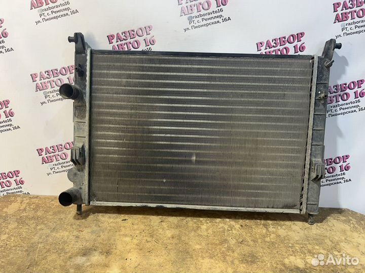 Радиатор охлаждения двигателя Fiat Albea