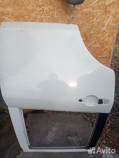 Двери задние на mazda demio