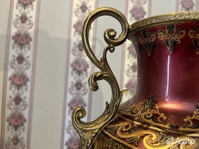 Антикварная ваза